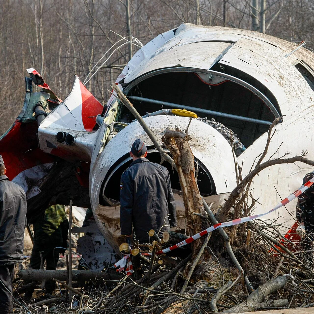 Разбился самолет президента. Смоленск ту-154м Лех Качиньский. Катастрофа польского ту-154 под Смоленском. Катастрофа ту-154 в Смоленске.