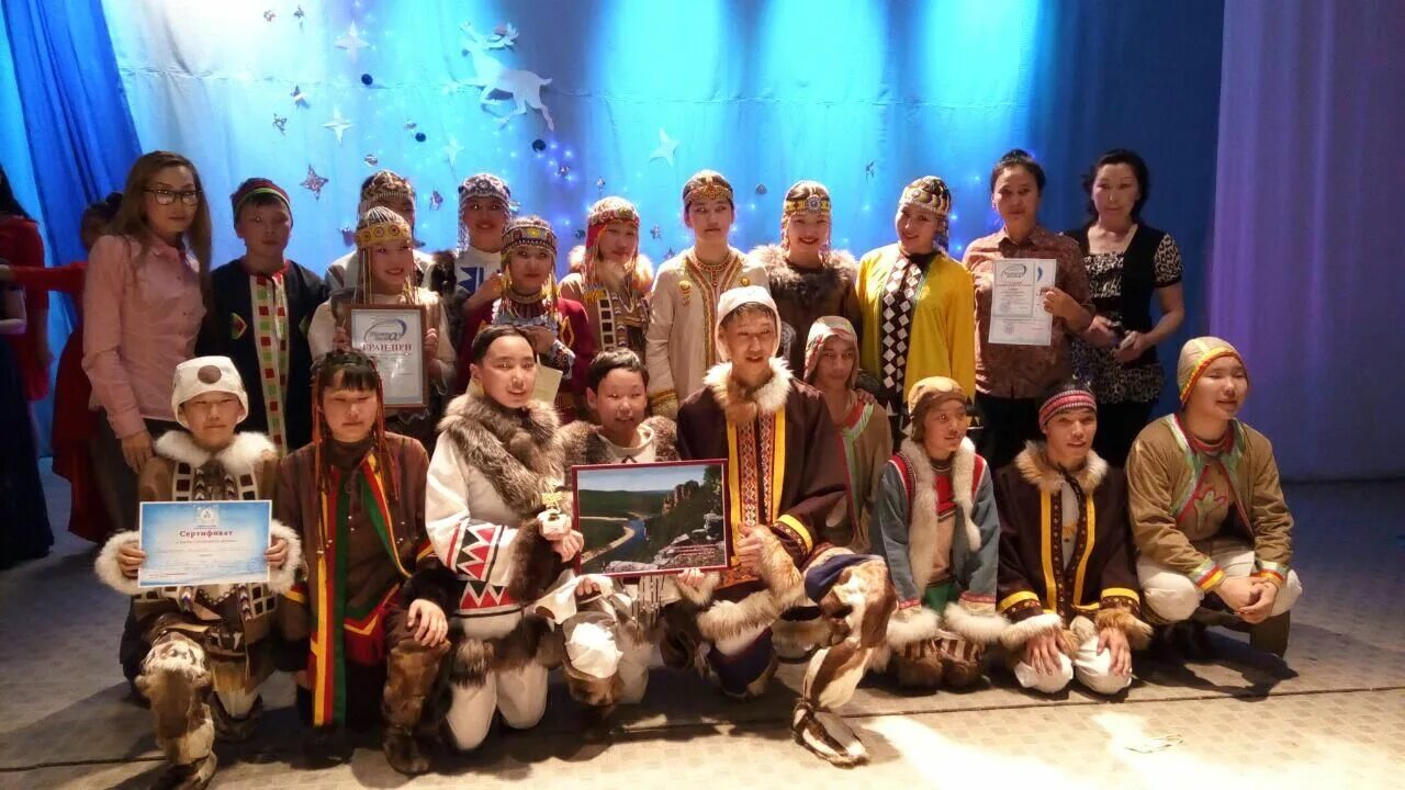 Центр коренных. Коренные народности прибайкалья. Коренное население прибайкалья. Коренные народности прибайкалья. Центр коренных народов ленинградской области.