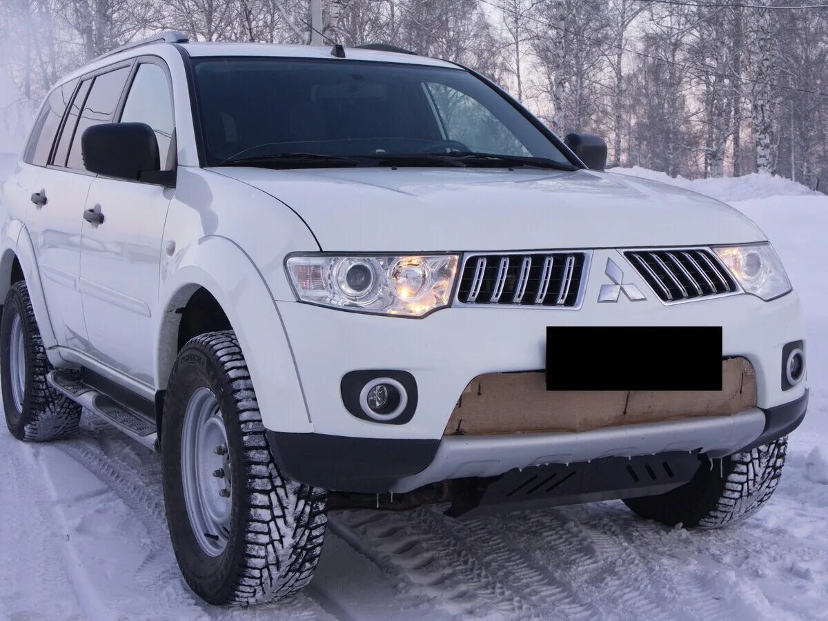 Mitsubishi Pajero Sport внедорожник белый 2012. Mitsubishi Pajero Sport 2 белый цвет. Продажа Мицубиси Паджеро спорт в Магадане. Купить Митцубиси Паджеро спорт б /у в Караганде. Купить мицубиси паджеро спорт в спб