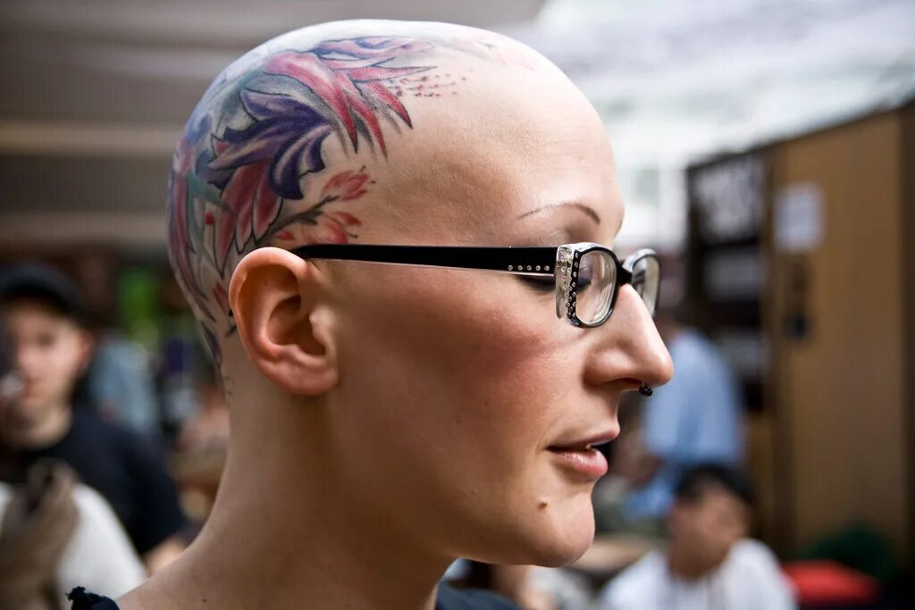Тату на голове мужские. Голова zbrush. Головы манекенов для головных уборов. Тату на голове. Современная скульптура голландии.