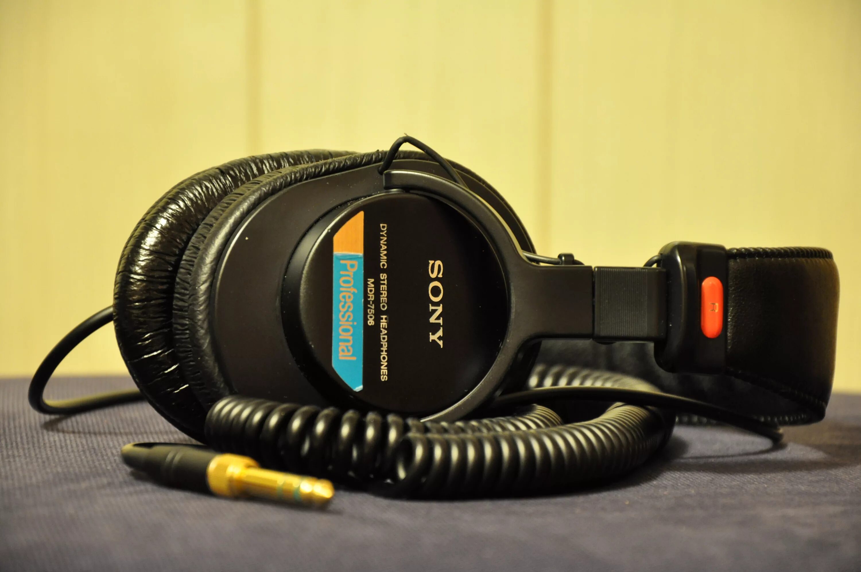 Sony 7506 купить. Sony MDR-7506. Наушники Sony MDR-7506. Sony MDR-7506/1. Sony-MDR-7506/1 Sony MDR-7506/1.