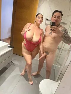 Had such a laugh and naughty fun 😈 💦 filming the other day with. 