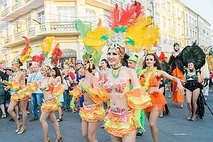 Карнавальная самара. Карнавал-самара, 2005&quot;. карнавальное шествие. карнавал в самаре. парад на улице.