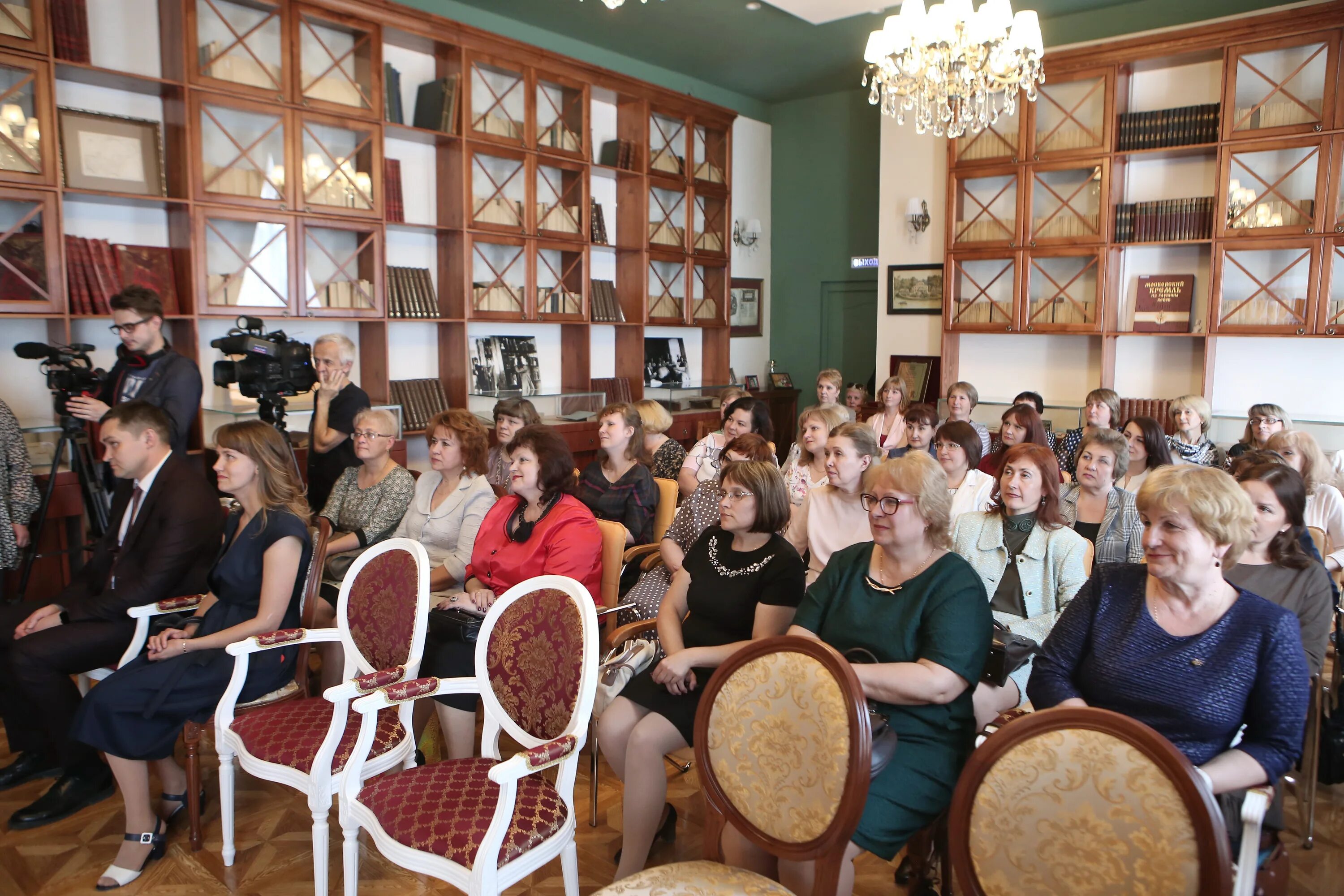 бабушкинская библиотека вологда. вологодская областная научная библиотека. библиотека вологда архангельская. сайт областной библиотеки вологда. бабушкинская библиотека зал.