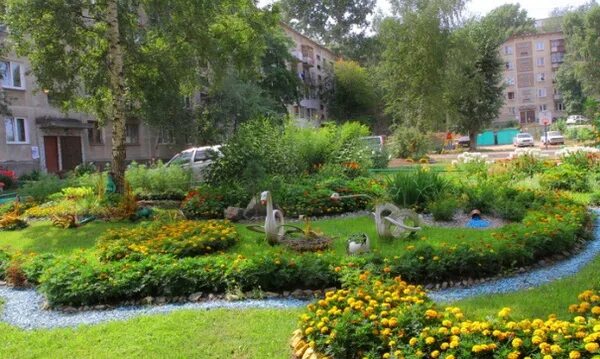 ГУСТ проводит конкурс на лучший "Зеленый двор" Подмосковья
