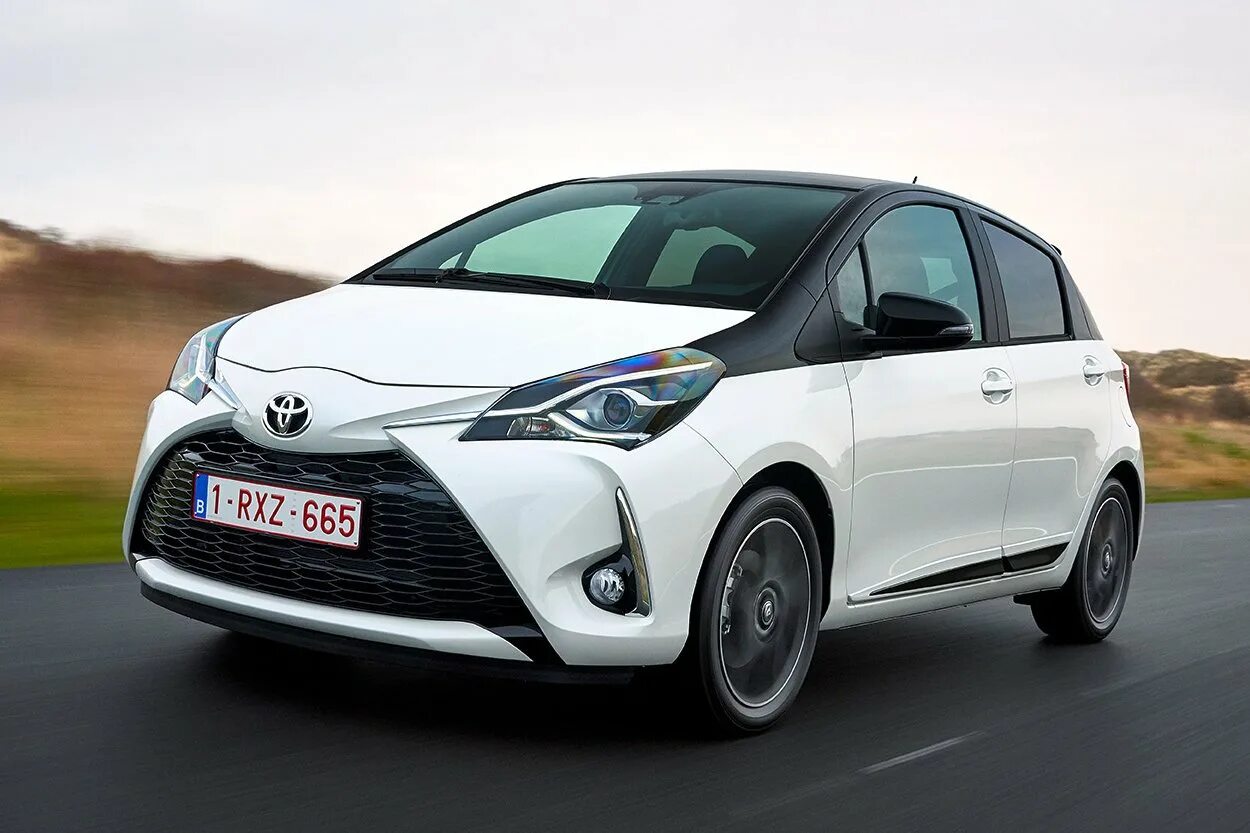 Toyota Yaris 1.5. Toyota Yaris Hybrid 1.5. Toyota Yaris 2017. Тойота Ярис 2017 гибрид. Гибрид ру