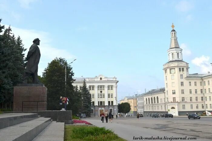 Республиканская площадь. Площадь Ленина Чебоксары. Площадь Республики Чебоксары. Площадь Ленина Йошкар-Ола. Площадь лениначебоксаы.