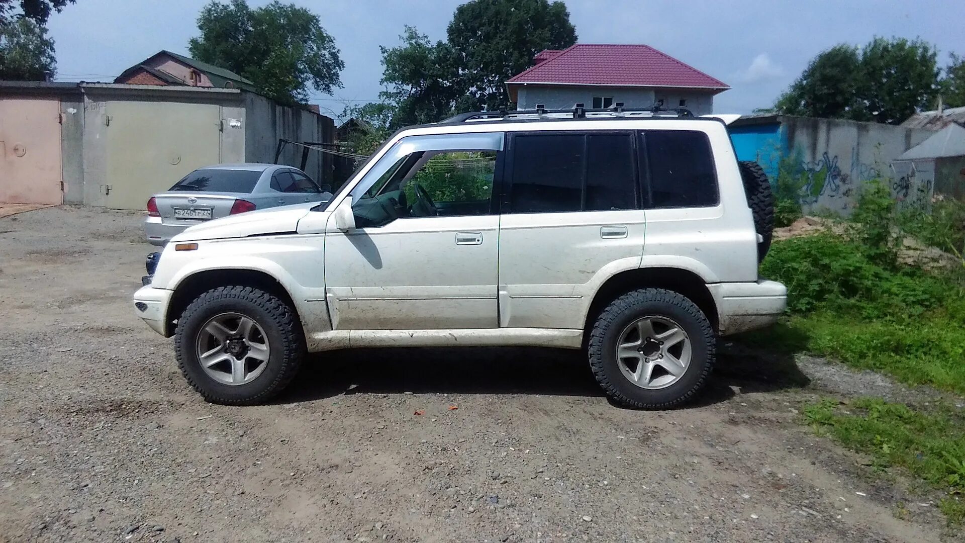 Suzuki escudo колеса. Suzuki escudo колеса. Сузуки эскудо на 31 колесах. Suzuki escudo колеса. Suzuki escudo 33 колеса.