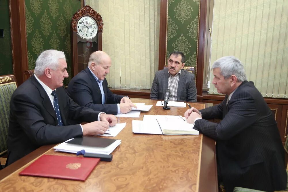 Директор россельхозбанка ингушетии. Министр сельского хозяйства ингушетии сапралиев. Минсельхоз ингушетии адрес. Экс министр сельского хозяйства ингушетии галаев хизир. Министр сельского хозяйства республики ингушетия гагиев.