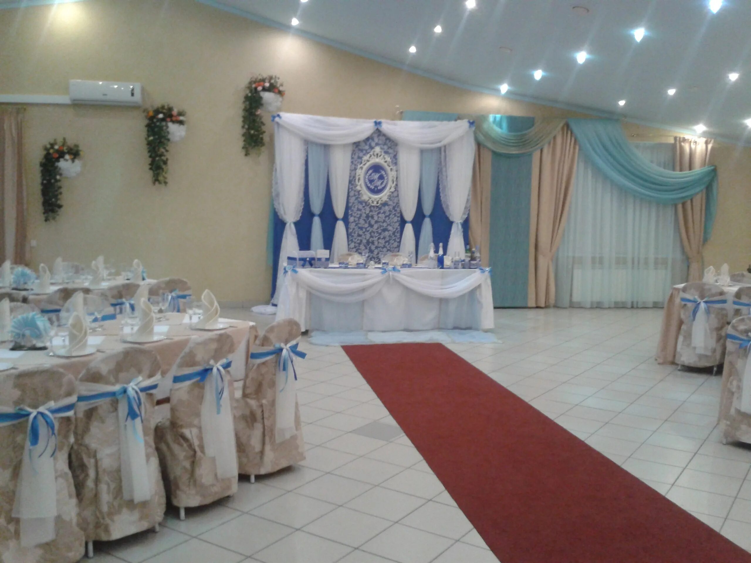 У барыни банкетный зал омск. Ресторан барыня омск. Тианети омск кафе меню. Кафе у барыни. У барыни банкетный зал омск.