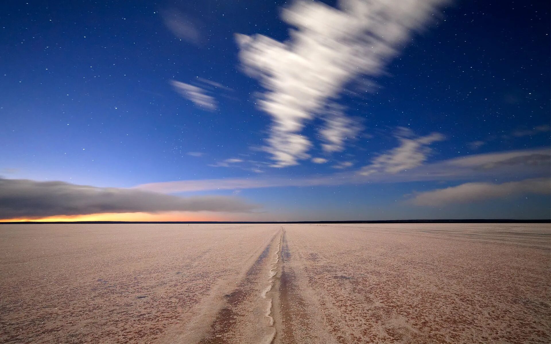 Горизонт линия горизонта. Салар де Уюни Боливия. Небо Горизонт. Линия горизонта. Пустыня.