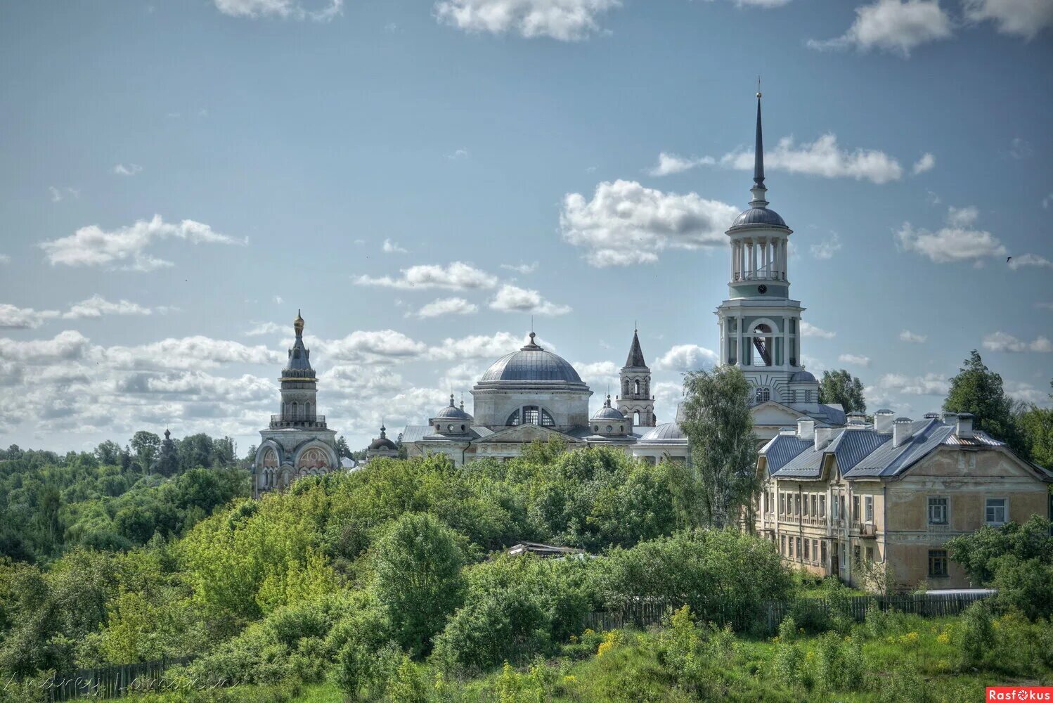 Новоторжский борисоглебский мужской монастырь