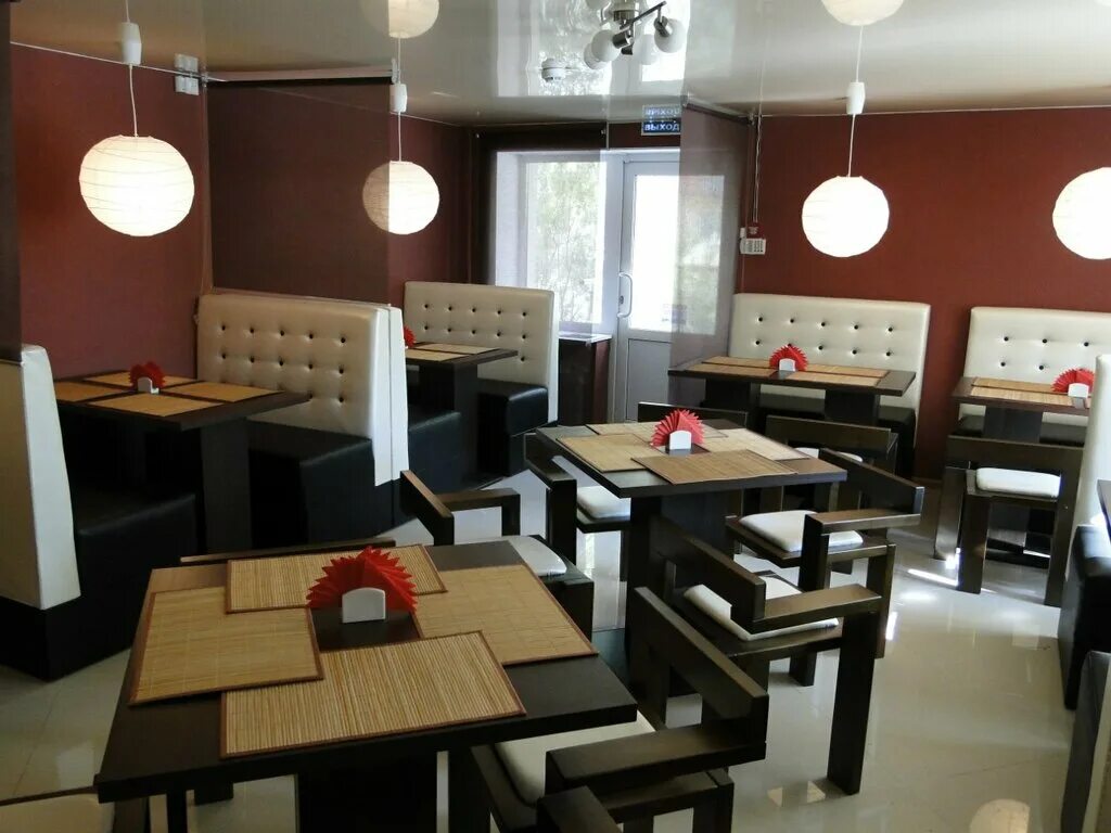 Суши бар инь янь. Инь-янь казань суши-бар на павлюхина меню. Инь янь бар. Рисунки на стене в суши баре. Суши на бекетова нижний новгород.