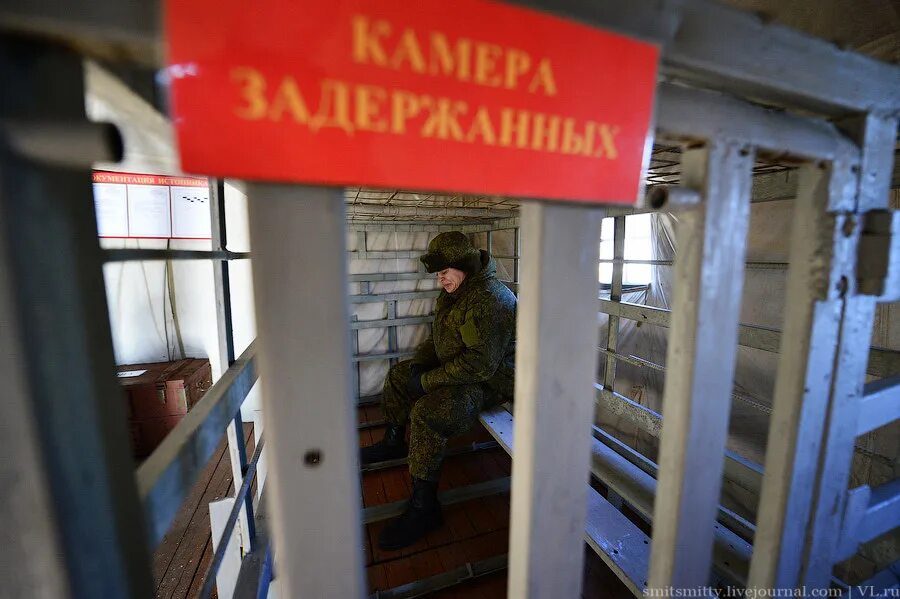 Содержание осужденных военнослужащих. Солдат за решеткой. дисциплинарная воинская часть. осуждение военнослужащих. осужденные военнослужащие.