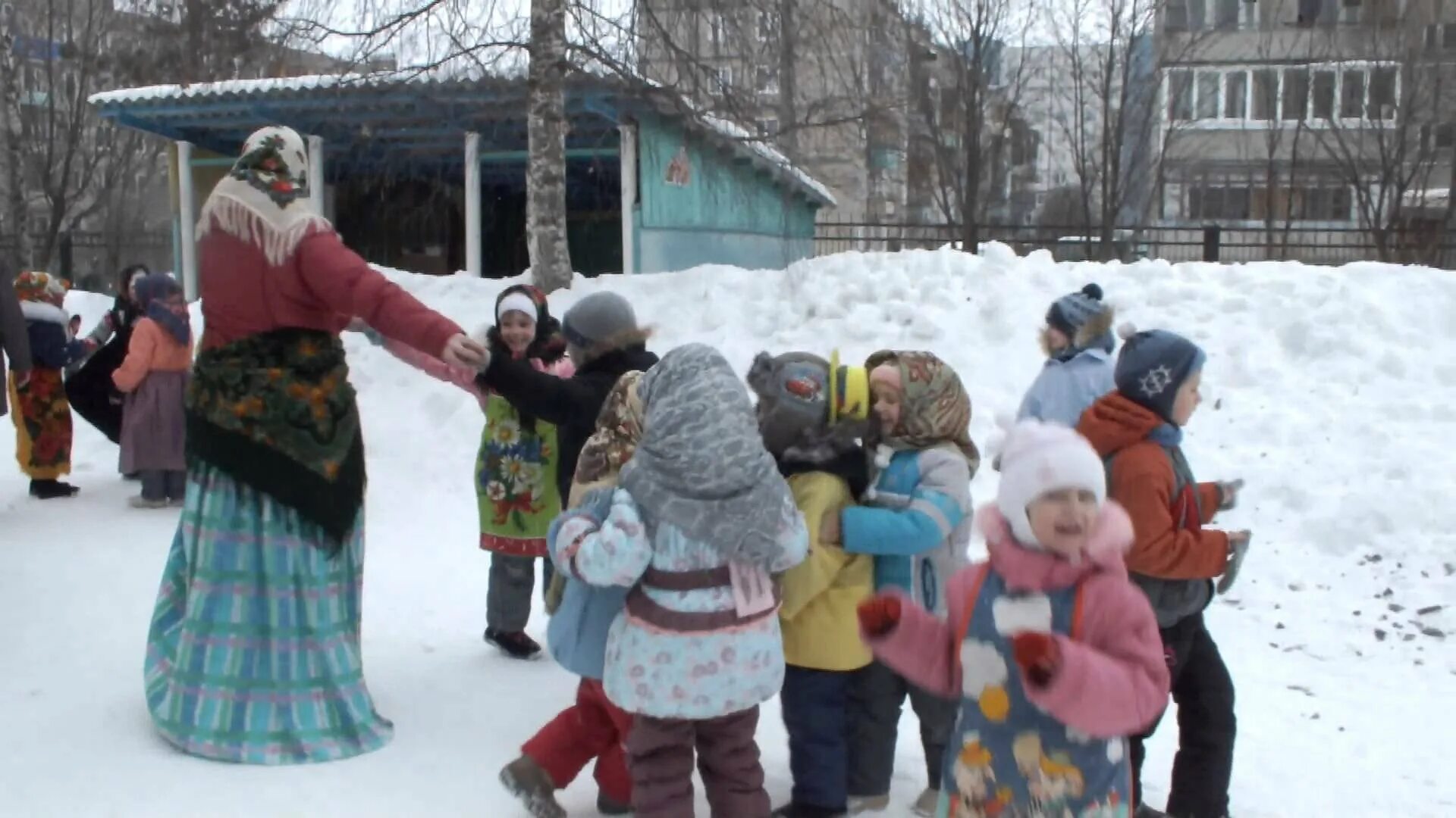 Масленица в садике. Масленица в детском саду на улице. Масленица в детском саду. Масленица в садике. Праздник масленица в садике.
