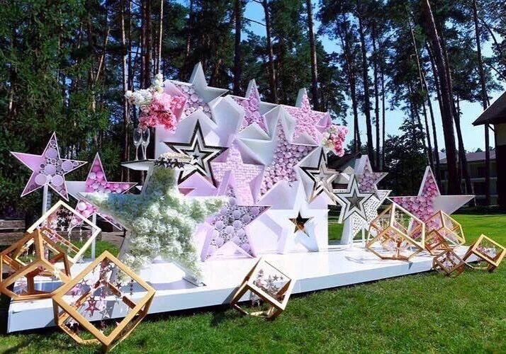 Декорации на выпускной. Фотозона на выпускной на улице. Фотозона на выпускной на природе. Фотозона звезды. Звезда для фотозоны