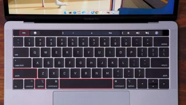 Shift на макбуке. Шифт на клавиатуре аймак. shift на клавиатуре макбука. шифт на макбук клавиша. клавиатура macbook ростест.