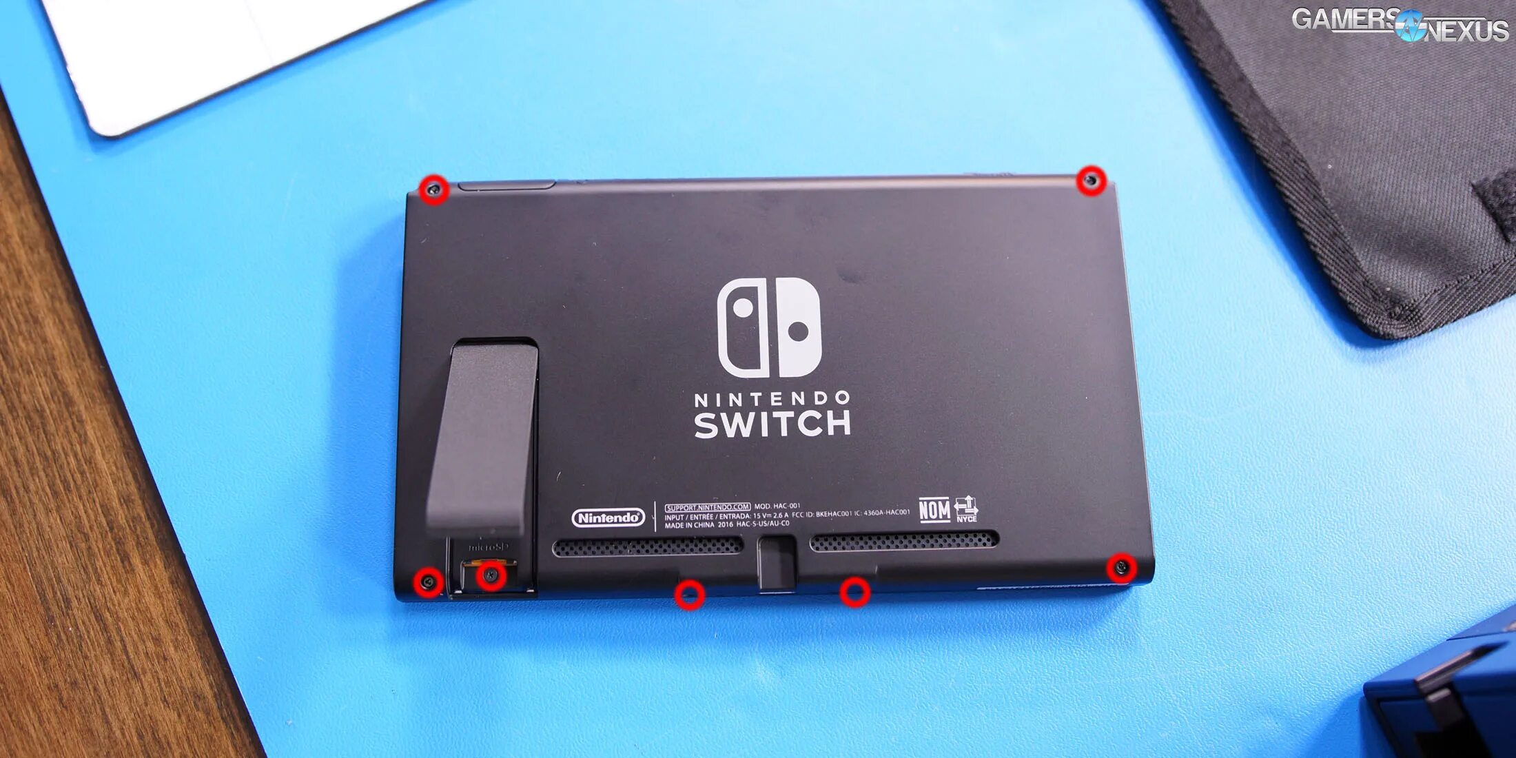 Switch backing. Nintendo Switch Hac-001. Нинтендо свитч слот для внутреннего\ жесткого диска m2. Охлаждение Нинтендо свитч. Рельсы Nintendo Switch.