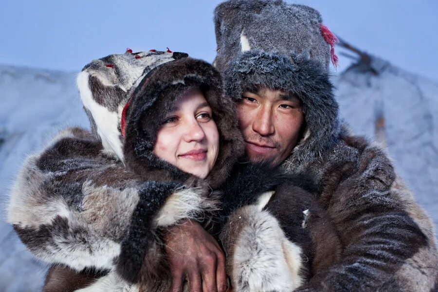 Чукчи эскимосы коряки. Миллионер оленевод. Сколько живут якуты. Коряки ительмены эскимосы. Чукчи коряки ительмены эскимосы.