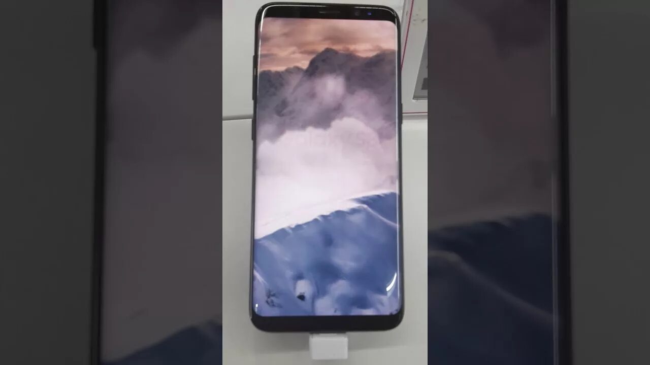 Экран Samsung s8. Samsung Galaxy s8 дисплей. Экран на самсунг s8. Выгорел экран Samsung s8. Экран s 8