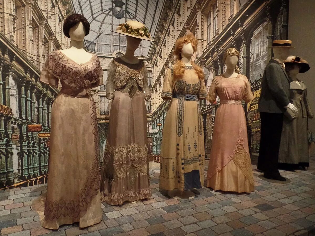 Исторические вещи. Мода 19го века Англия. Мода конца 19го века. 19 Век мода. Женская мода 19 века.