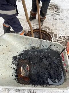 В канализации находят