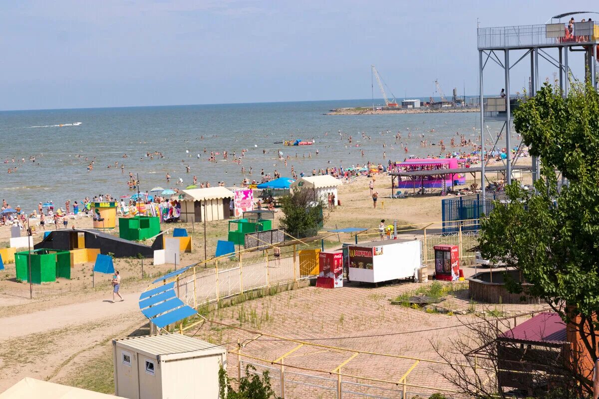 Сайты г ейска. Город Ейск Краснодарский край. Азовское море Ейск море. Ейск курорт Краснодарского края. Ельск Краснодарский край Азовское море.