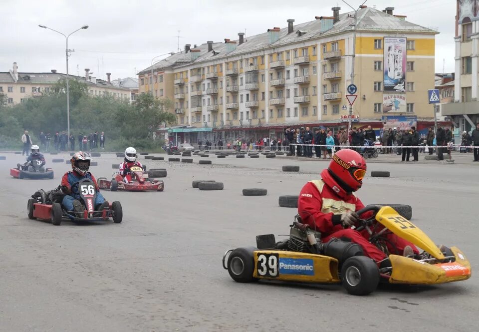 Картинг драйв. Картинг южно-сахалинск. Стефан левитин картинг. Картинг пятигорск парк кирова. Картинг орехово зуево.