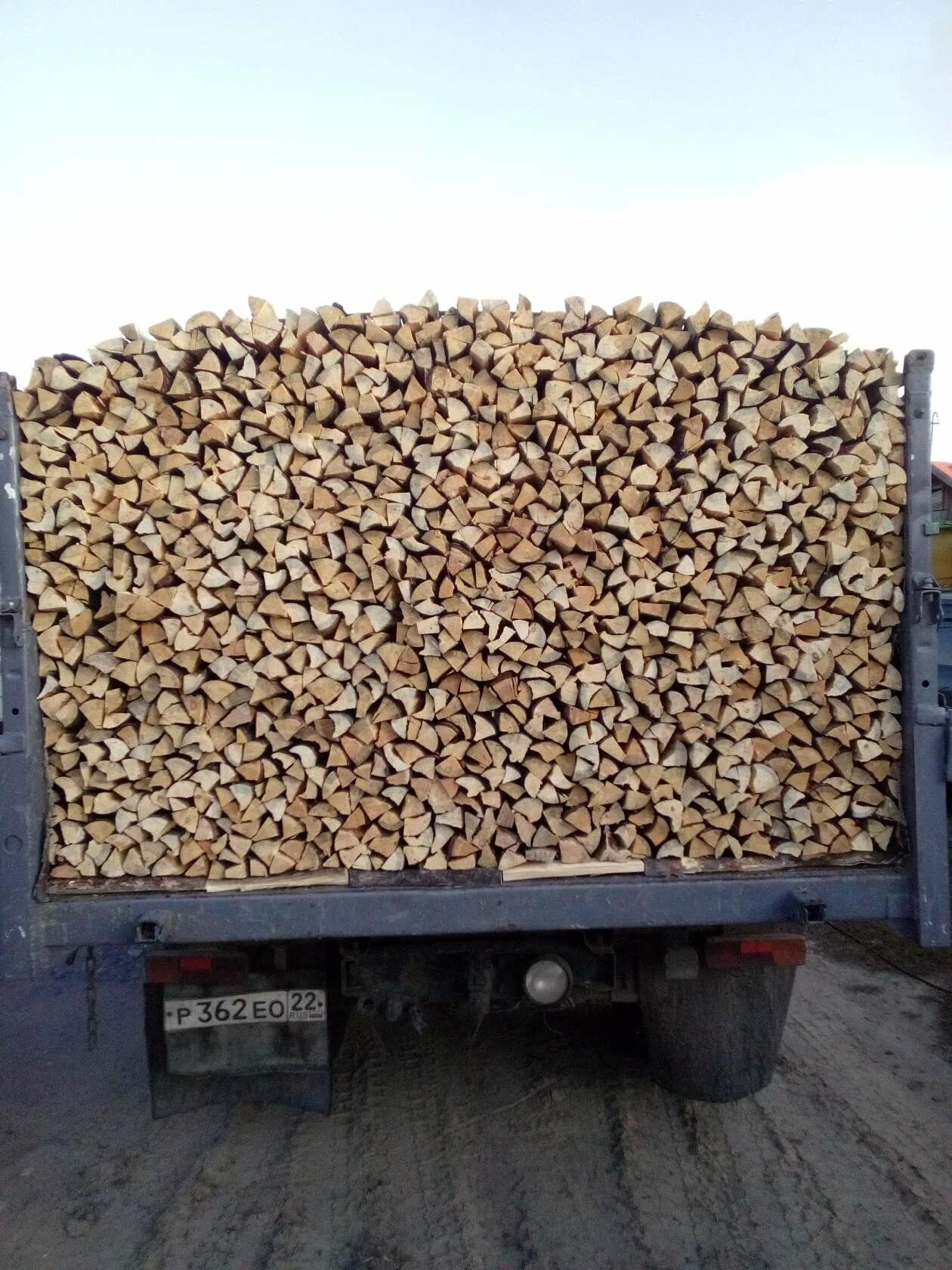 Дрова чурками с доставкой. Чурка дрова. Чурка дрова. Дрова чурками с доставкой. Дрова березовые чурками.