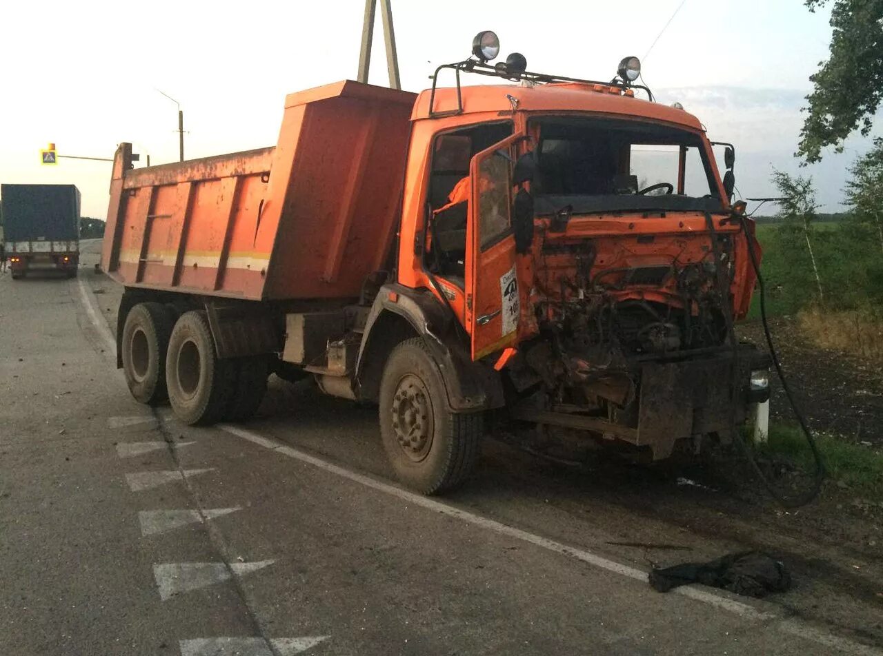 Камаз 5511 после дтп. Разбитый камаз 53212. Камаз 5511 разбитый. Сломанные камазы. Сломанные камазы.