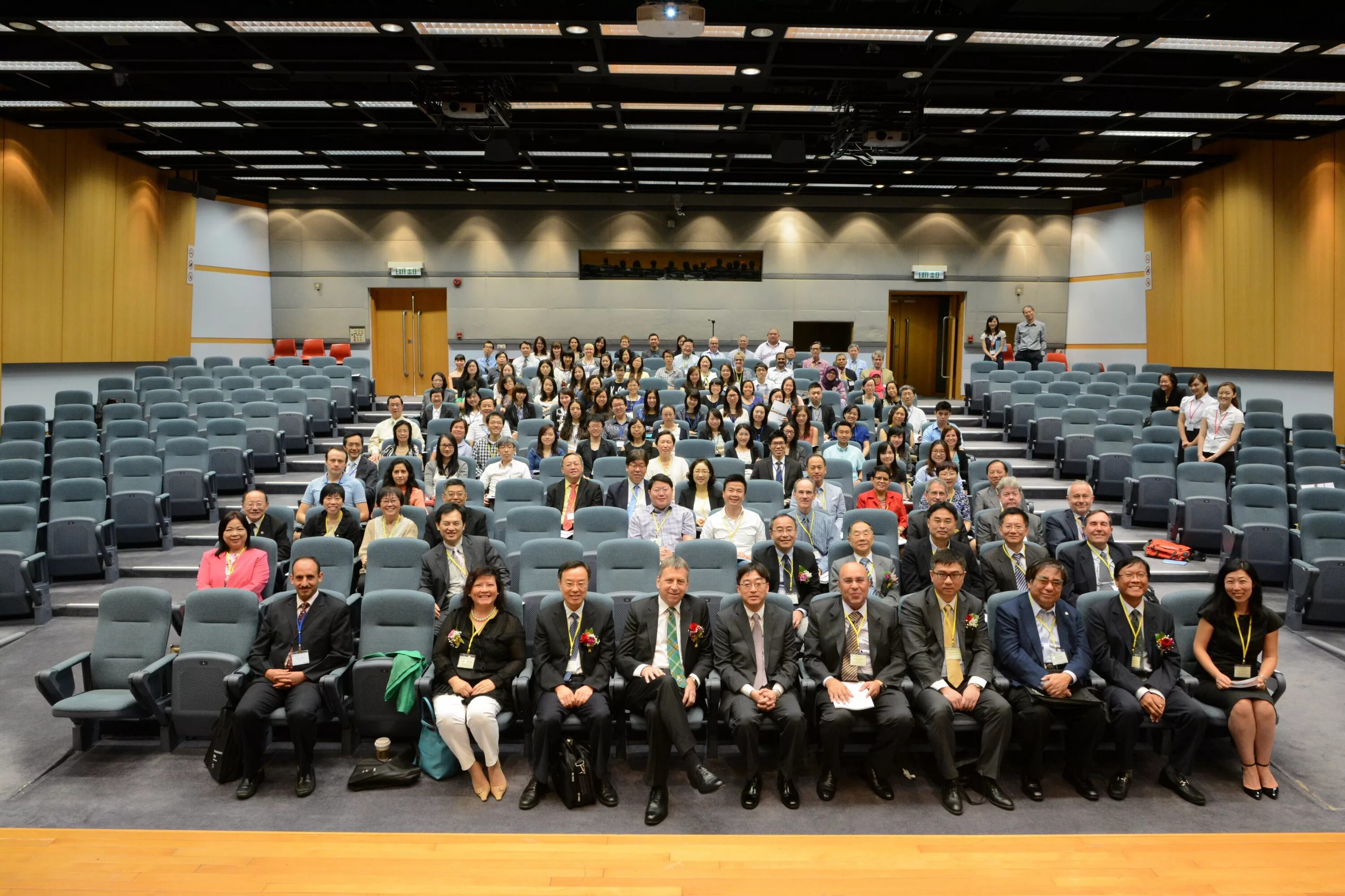 Источники международной конференции. Международная конференция. International Conference. Конференция IFA. Международная конференция искусство маком презентация.