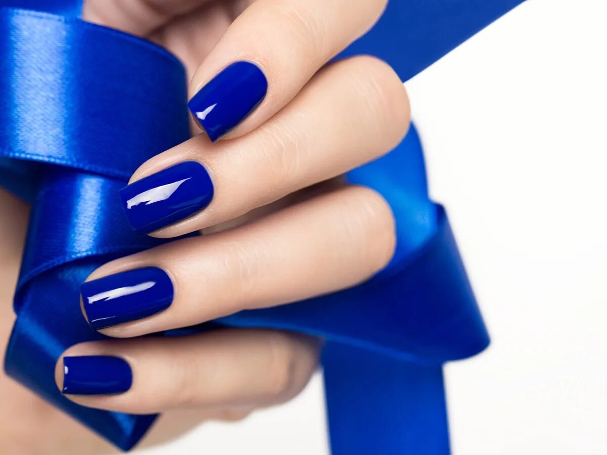 Красивый синий цвет. Руки в неоновой краске. Blue main. Оттенки темно синего. Blue main.