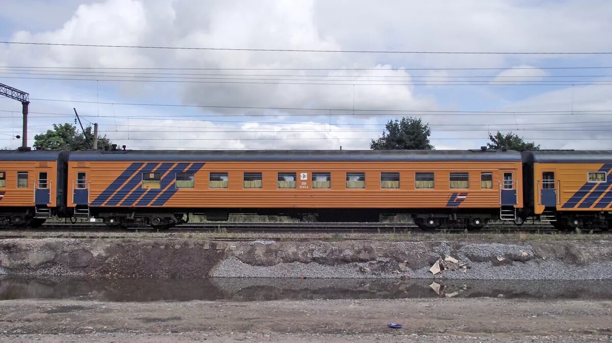 двухосный пассажирский вагон. рижские вагоны. железнодорожный музей москва рижский вокзал вагоны. фирменный поезд санкт-петербург рига. фирменный поезд санкт-петербург рига.