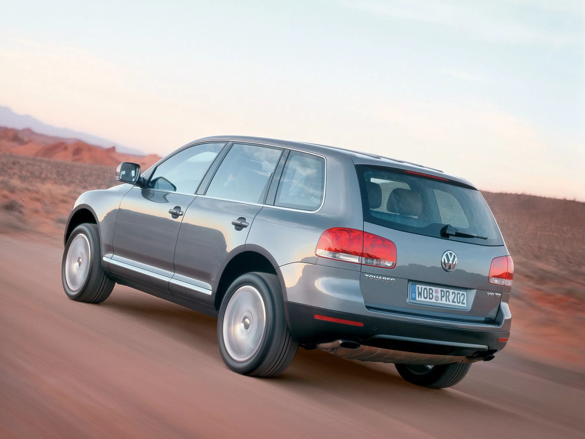 Туарег какого поколения. VW Touareg 1. VW Touareg 2002. Фольксваген Туарег 10 года. Фольксваген Туарег 1 поколения.