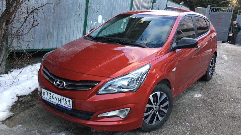 Хендай Солярис 2011 хэтчбек. Hyundai Solaris 2016 красный хэтчбек. Хендай Солярис хэтчбек 2011 красный. Солярис хэтчбек 2011.