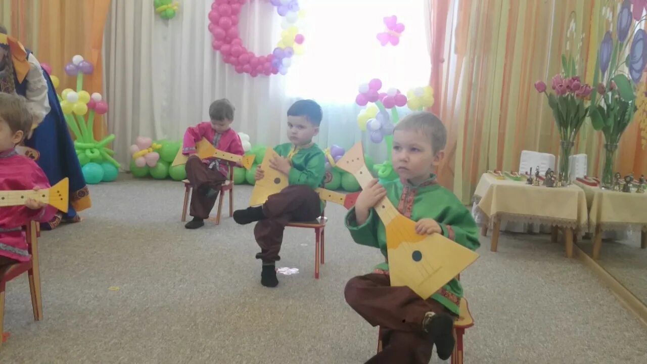 Танец в доу балалайка для детей. Танец мальчиков с балалайками. Кадриль дети. Танец для детей с балалайками. Танец для детей с балалайками.