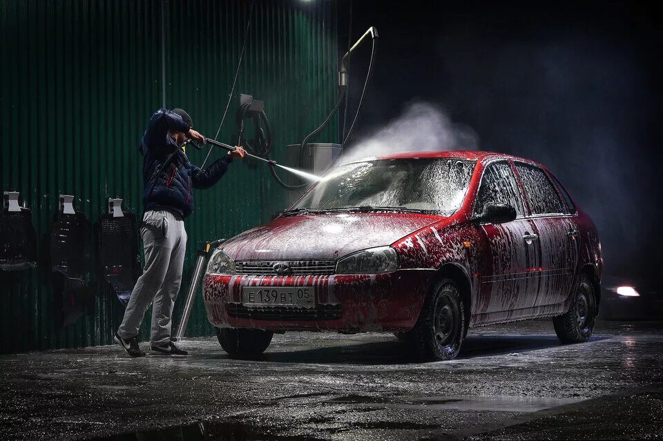 I have my car washed. Мойка машины. Автомойка машина. Мойка машины арт. Моет машину.