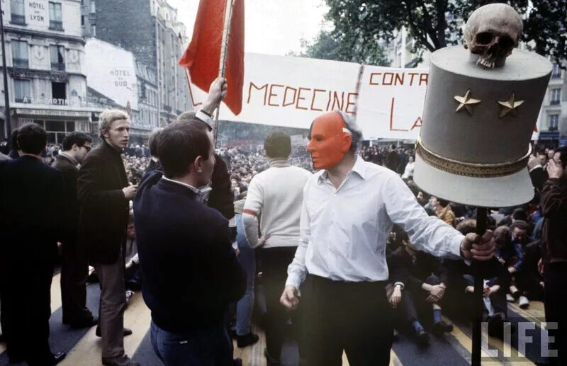 Красный май в париже. Протесты студентов во франции 1968. Париж 1968 студенческие бунты. Во франции. Красный май 1968 года во франции.