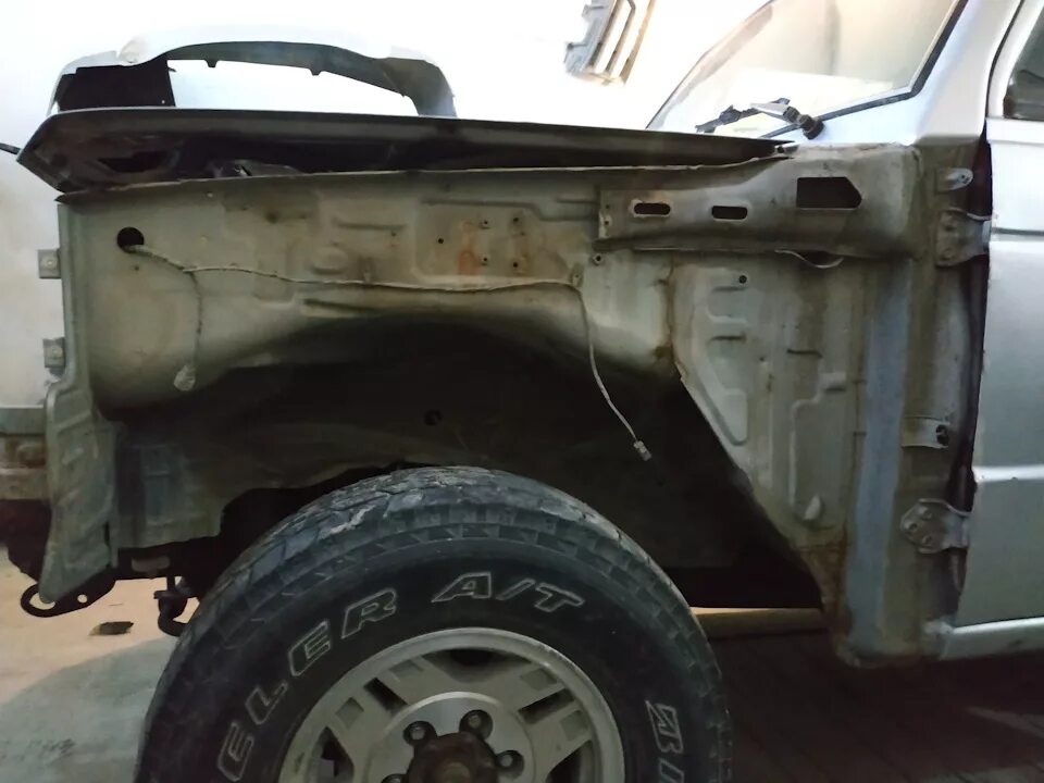 Как снять переднее крыло паджеро 4 Расширитель переднего крыла Mitsubishi Pajero Sport (2G), 2,5 л, 2012 года кол