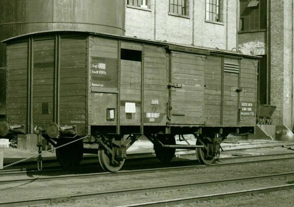 Грузовые вагоны 1941. Грузовые вагоны 1846 года. Грузовой вагон 19 века. Грузовой вагон 1935.