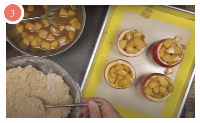 Сколько выпекают яблоки. Яблоки печёные в духовке с сахаром. Выпекать яблоки в духовке температура. Яблоки запеченные в духовке с медом и корицей. Запеченные яблоки ПП.