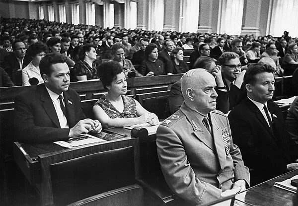 Первый пленум цк кпсс. Хрущев 1956 съезд. 20 съезд цк кпсс. президиум цк кпсс 1956. заседание политбюро цк кпсс 1953.