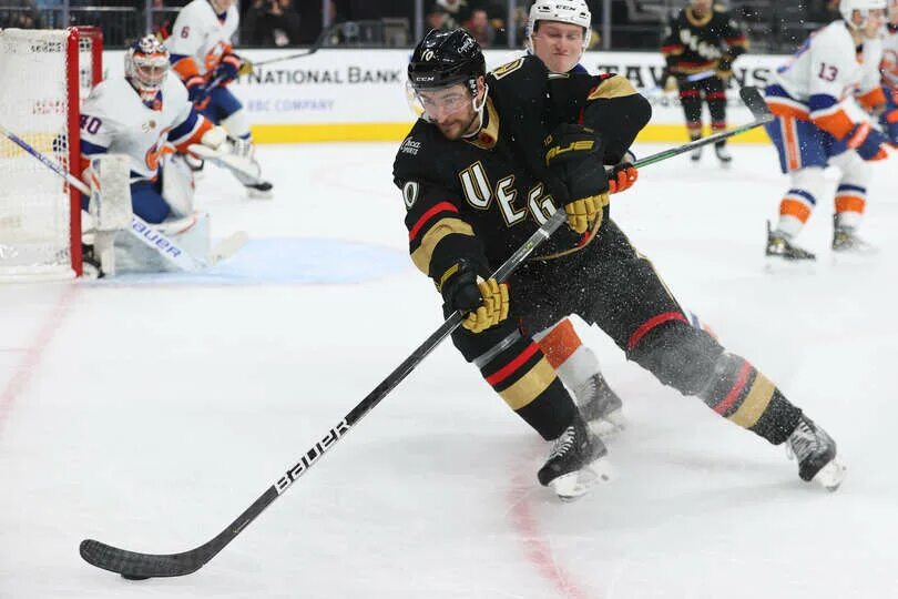 Матчи нхл. Hockey 18. Hockey 18. Hockey 18. Форма монреаль канадиенс фото.