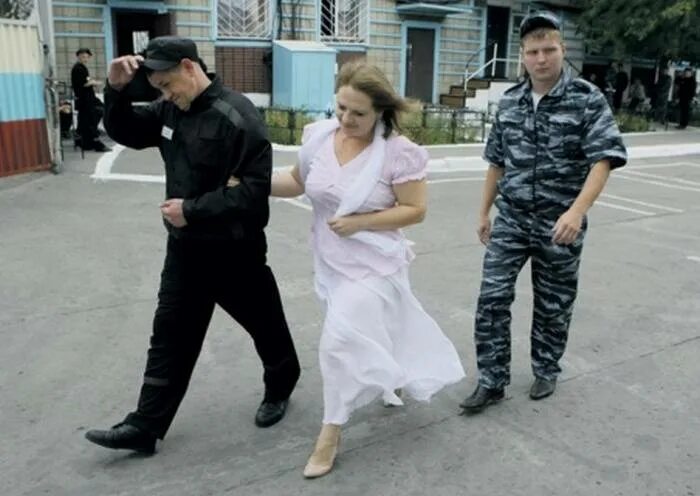 Любовь в тюрьме. Свиданка в тюрьме. Свадьба на зоне. Отношения с зеком. Ик-8 альметьевск бракосочетания.