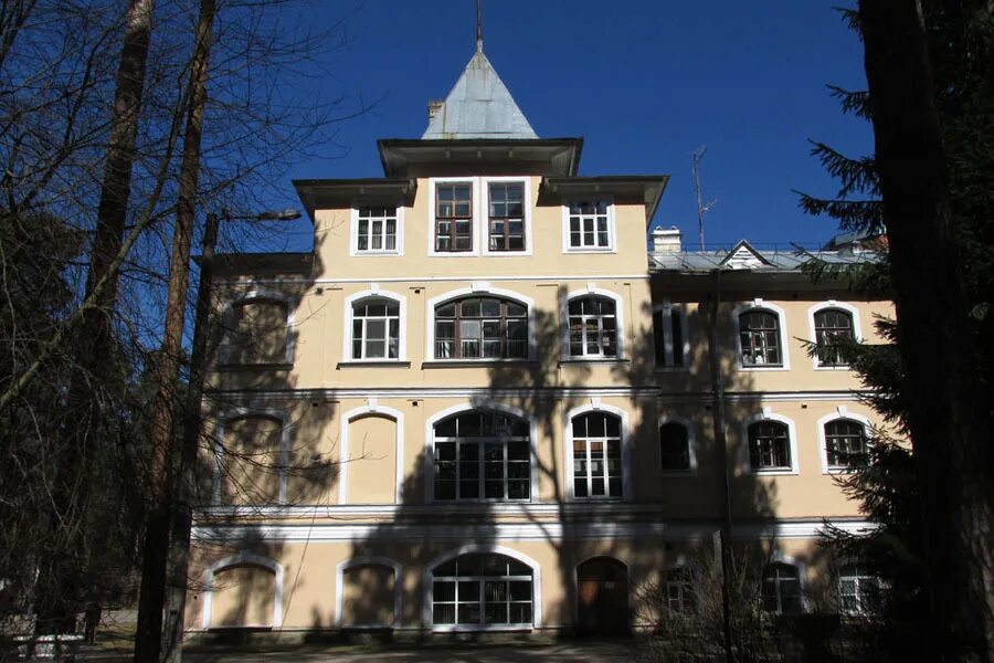 303 сестрорецк. скандинавия отель сестрорецк ротонда. сестрорецк. памятник пушки сестрорецкий оружейный завод. 303 сестрорецк.