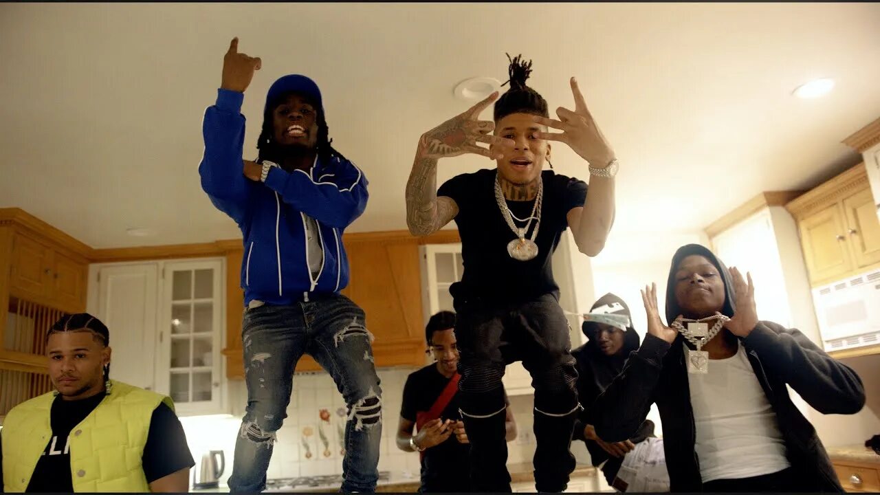 Что такое bustdown в рэпе. Bustdown rollie. kai cenat live. kai cenat bustdown rollie avalanche ft. nle choppa. kai cenat nle choppa grace.