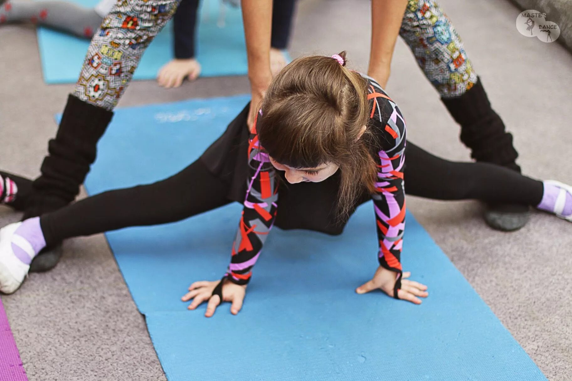 Dance master class. Дэнс мастер. Дансмастер лого. Dancemaster. Современные танцы ярославль.