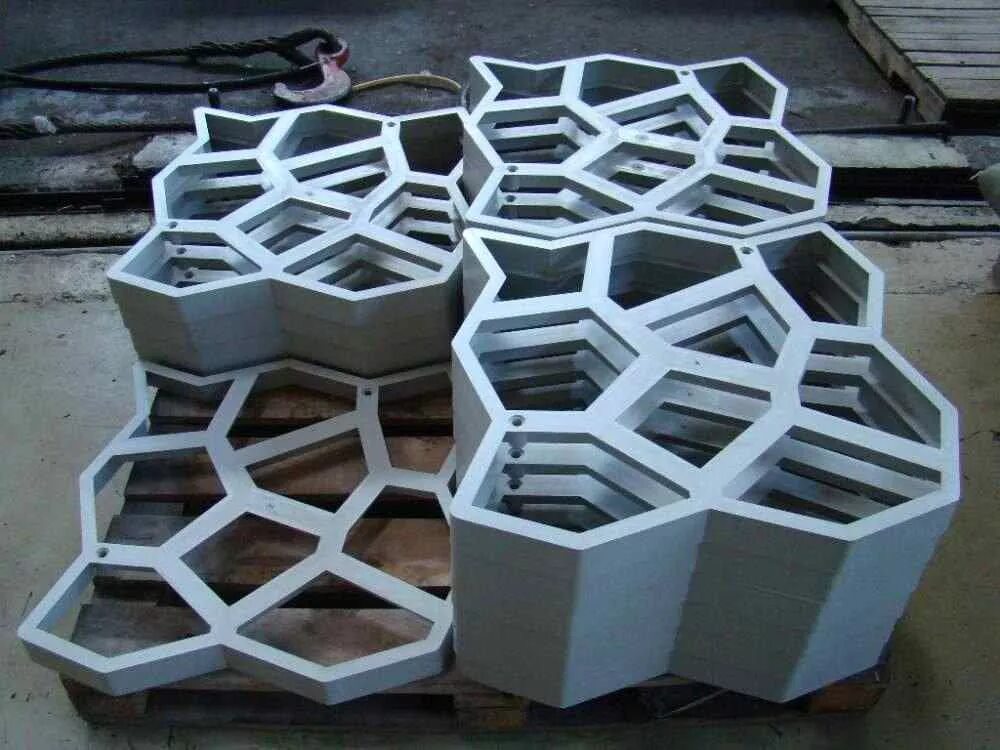 формы для бетона из пластика. форма для бетона на заказ. форма "садовая дорожка" 550х550х55. пластиковые формы для бетона вазоны. пластиковые формы для бето.