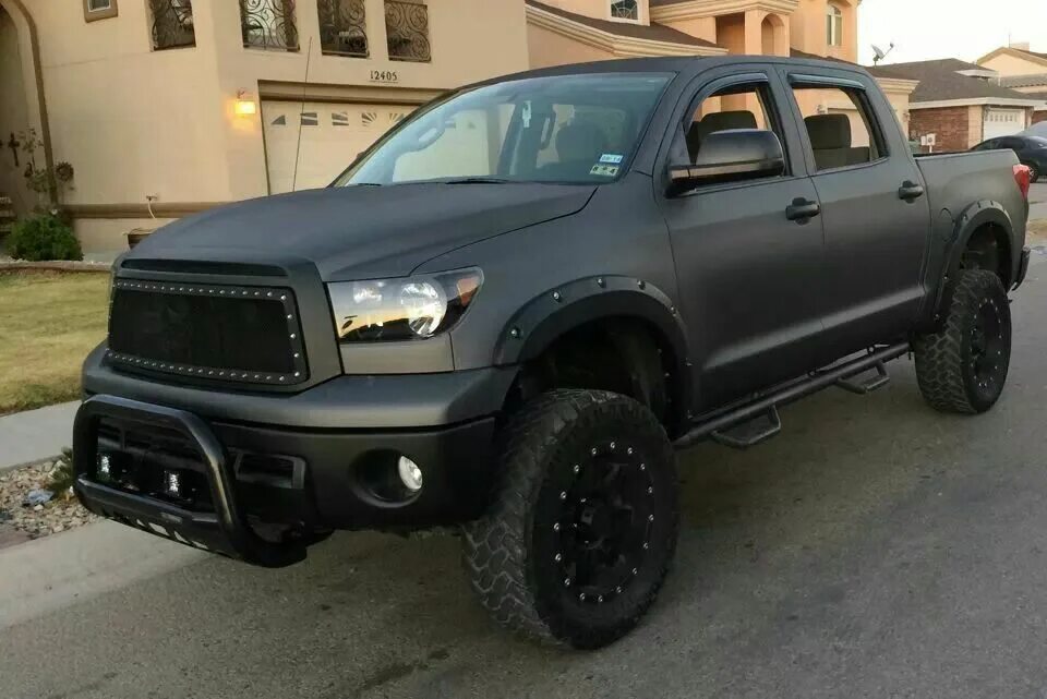 Toyota Tundra Custom. Тойота тундра черная матовая. Toyota Tundra 2021. Тойота пикап тундра черный.