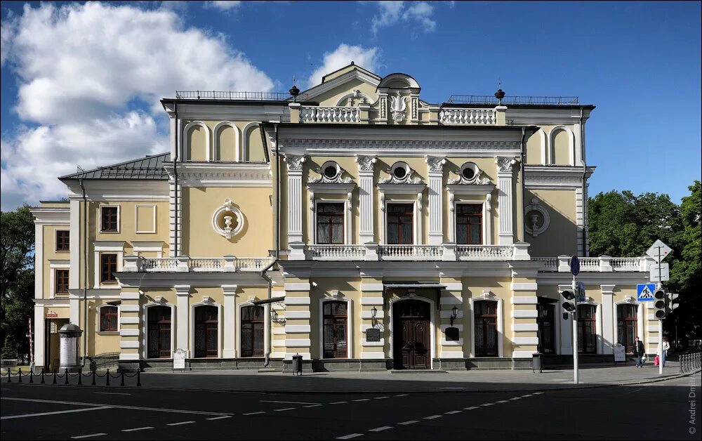 Адреса янки купалы. Национальный академический театр имени янки купалы. Минск здания театра имени купалы. Адреса янки купалы. Адреса янки купалы.